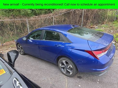 Used 2023 Hyundai Elantra SEL w/ Convenience Package FWD image 4