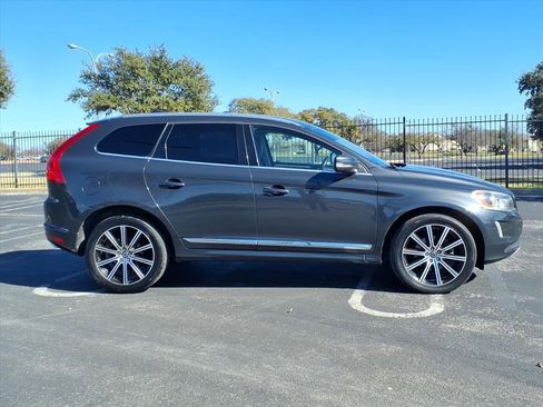 Used 2016 Volvo XC60 T5 Premier w/ Proximity Package image 10