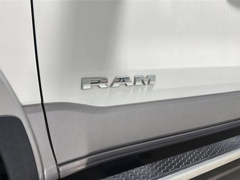 Used 2019 RAM 1500 Laramie AWD/4WD image 33