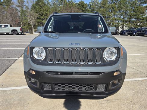 Used 2018 Jeep Renegade Latitude image 2