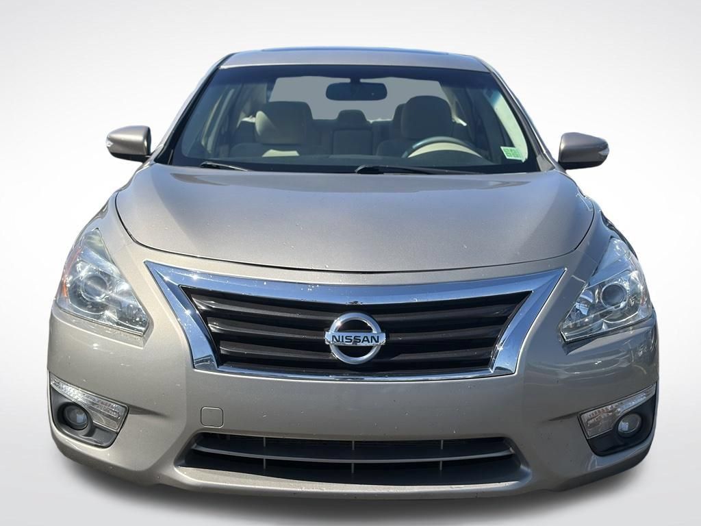 Used 2013 Nissan Altima 3.5 SV w/ Navigation Pkg FWD image 3