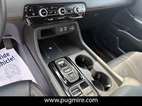 Used 2025 Honda Pilot TrailSport image 31