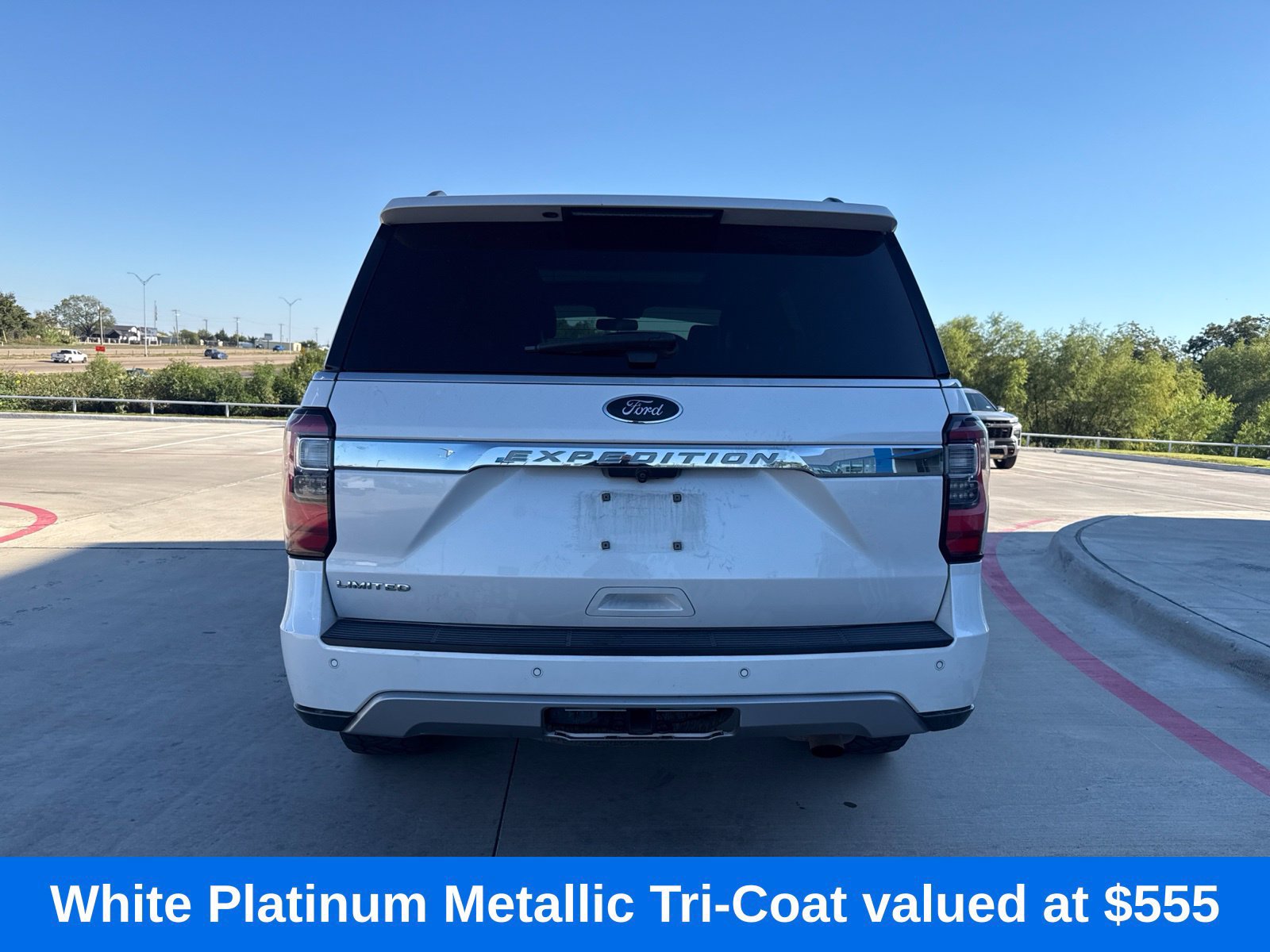 Used 2018 Ford Expedition Limited w/ Equipment Group 301A AWD/4WD image 5