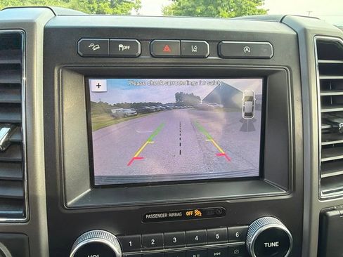 Used 2019 Ford Expedition XLT w/ Equipment Group 202A AWD/4WD image 19