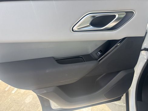 Used 2024 Land Rover Range Rover Velar S image 15