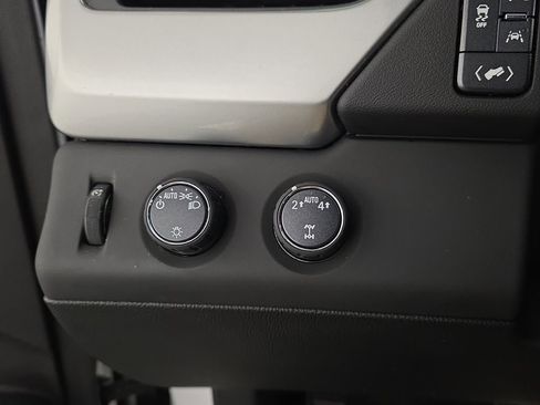 Used 2018 Chevrolet Tahoe LT AWD/4WD image 17