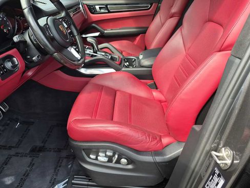 Used 2019 Porsche Cayenne Turbo AWD/4WD image 17