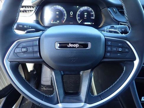 New 2026 Jeep Grand Cherokee L Limited w/ Luxury Tech Group II image 15