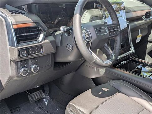 New 2026 GMC Yukon Denali w/ Sun & Power Step Package AWD/4WD image 3