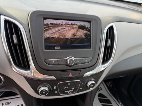 Used 2020 Chevrolet Equinox LS image 8