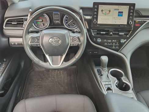 Used 2021 Toyota Camry LE w/ Cold Weather Package FWD image 26
