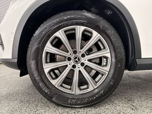 Used 2024 Mercedes-Benz GLC 300 image 12