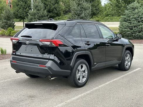 Used 2025 Toyota RAV4 LE AWD/4WD image 31