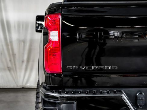 Used 2022 Chevrolet Silverado 2500 Custom w/ Custom Value Package AWD/4WD image 40