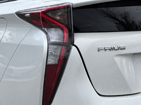 Used 2016 Toyota Prius Four w/ Advanced Technology Package image 26
