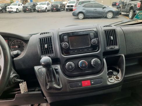 Used 2020 RAM ProMaster 2500 w/ Interior Convenience Group FWD image 8