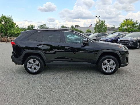 Used 2022 Toyota RAV4 LE image 7