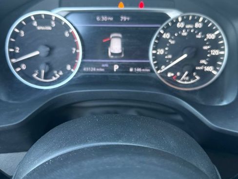 Used 2022 Nissan Rogue SV AWD/4WD image 3