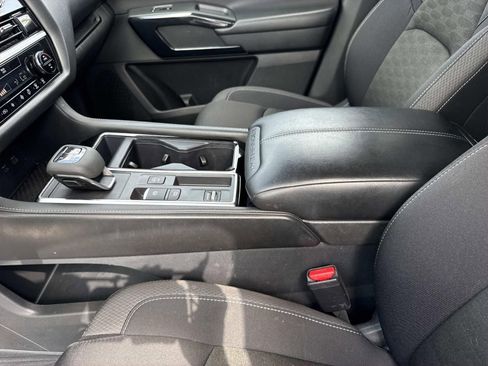 Used 2024 Nissan Pathfinder SV FWD image 20
