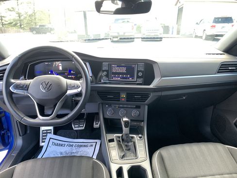 Used 2023 Volkswagen Jetta Sport image 13
