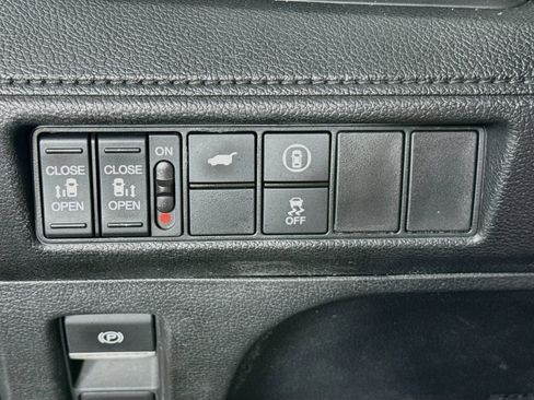 Used 2023 Honda Odyssey EX-L image 11