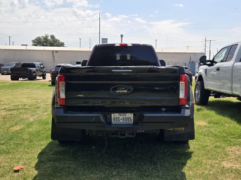 Used 2019 Ford F350 Lariat w/ Lariat Value Package AWD/4WD image 5