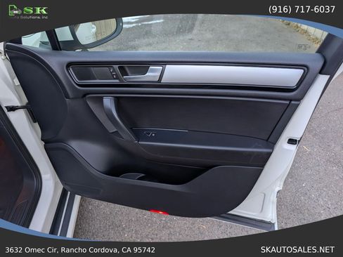 Used 2011 Volkswagen Touareg VR6 AWD/4WD image 40