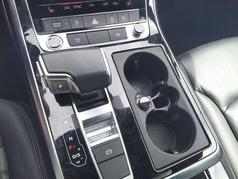 Used 2025 Audi Q7 3.0T Premium Plus AWD/4WD image 29