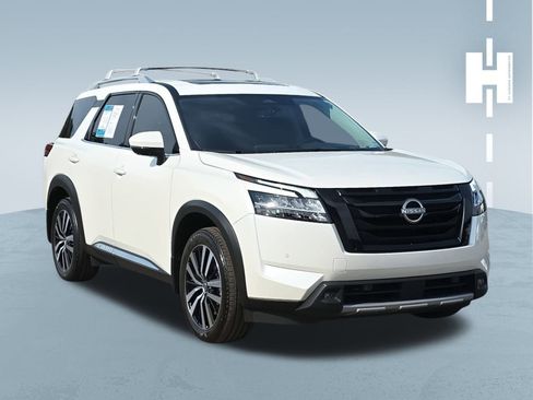Used 2024 Nissan Pathfinder Platinum w/ Black Appearance Package image 1