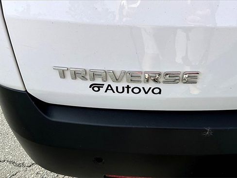 Used 2021 Chevrolet Traverse LT image 33