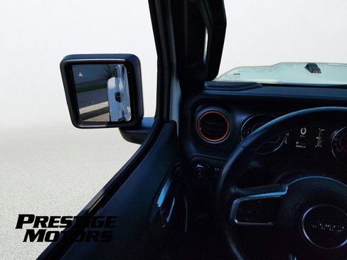 Used 2021 Jeep Gladiator Mojave AWD/4WD image 12