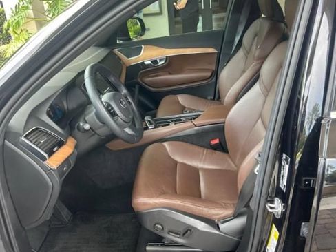 Used 2024 Volvo XC90 B6 Plus w/ Protection Package AWD/4WD image 2