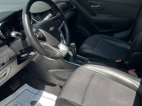 Used 2020 Chevrolet Trax LT w/ Driver Confidence Package FWD image 8