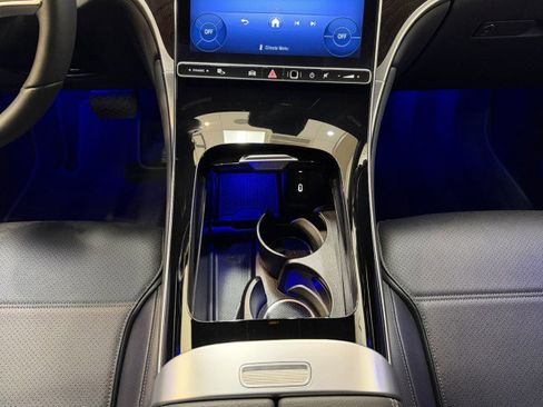 Certified 2025 Mercedes-Benz GLC 300 image 11