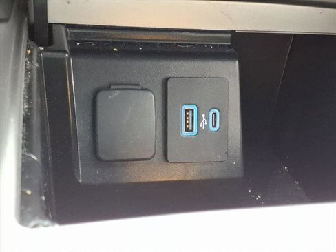 Used 2024 Ford Explorer ST-Line w/ Class IV Trailer Tow Package image 18