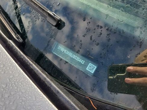 Used 2018 Ford Edge Titanium w/ Ford Safe & Smart Package image 13