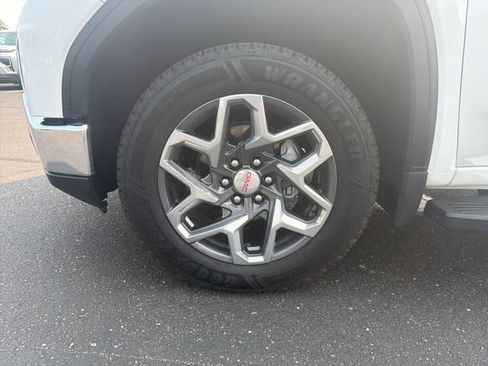 Used 2022 GMC Sierra 1500 SLE AWD/4WD image 32