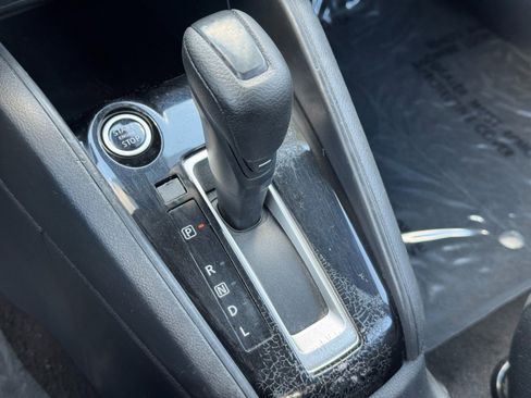 Used 2020 Nissan Versa S FWD image 28