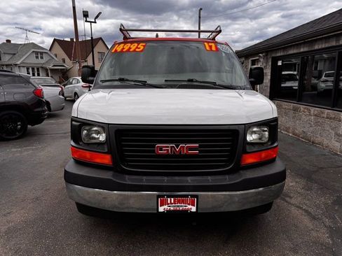 Used 2017 GMC Savana 3500 RWD image 2
