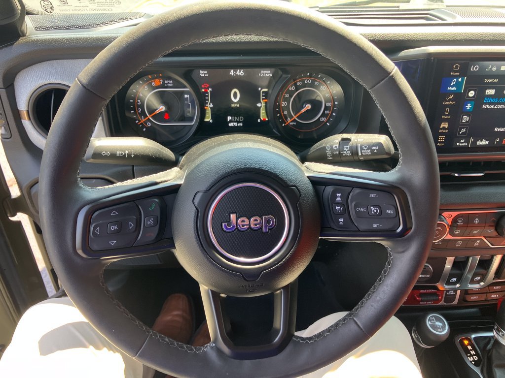 Used 2025 Jeep Wrangler Sport AWD/4WD image 16