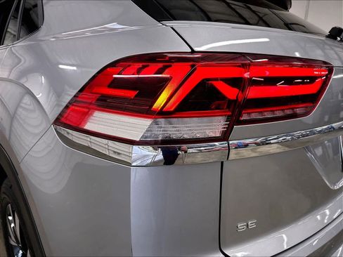 Used 2023 Volkswagen Atlas Cross Sport SE AWD/4WD image 26