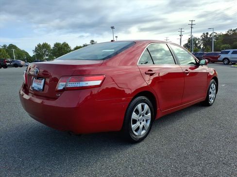 Used 2010 Toyota Camry LE FWD image 4