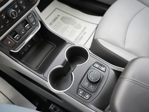 Used 2019 GMC Terrain SLT w/ Preferred Package FWD image 26