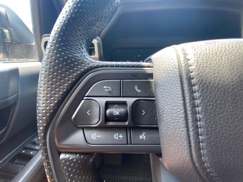 Used 2025 Toyota Tacoma SR5 AWD/4WD image 19