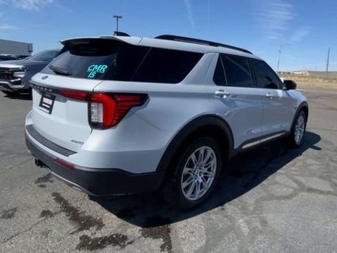 Used 2025 Ford Explorer Active w/ Active Comfort Package AWD/4WD image 8