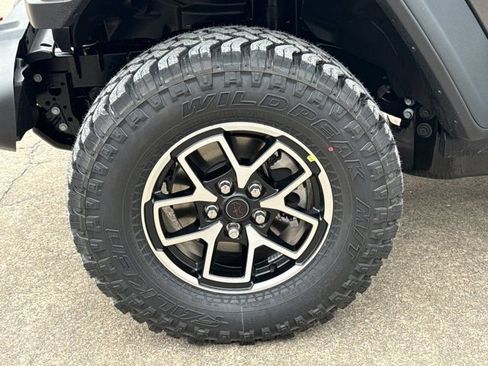 New 2026 Jeep Gladiator Rubicon w/ Safety Group image 15