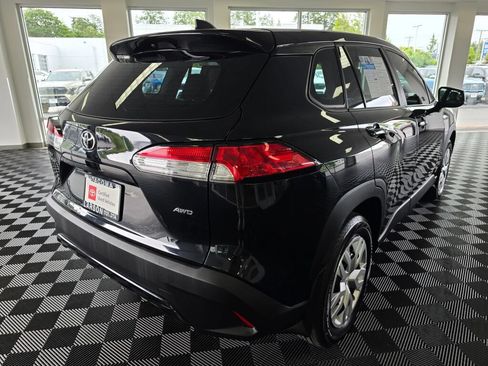 Certified 2025 Toyota Corolla Cross L AWD/4WD image 3