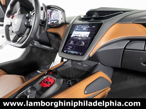 Used 2024 Lamborghini Revuelto image 30