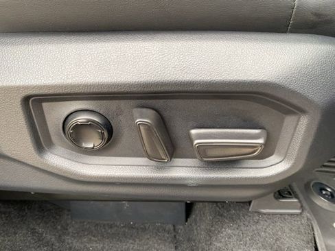 Certified 2025 Toyota Sequoia Platinum image 22