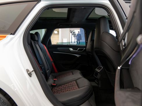 Used 2025 Audi RS 6 performance image 88